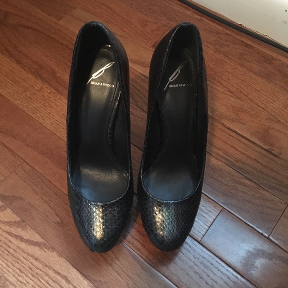 B Brian Atwood Ferguson Iridescent Platform Pump - Picture 2 of 7